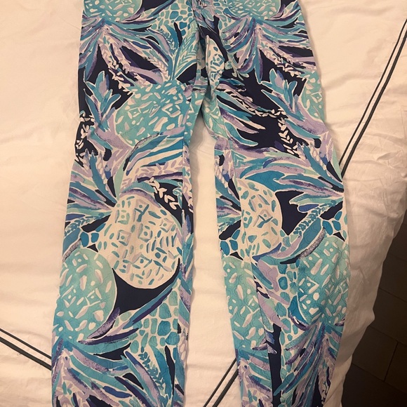 Size 12 EUC Lilly Pulitzer Kelly ankle pant in blue pineapple - Picture 2 of 2